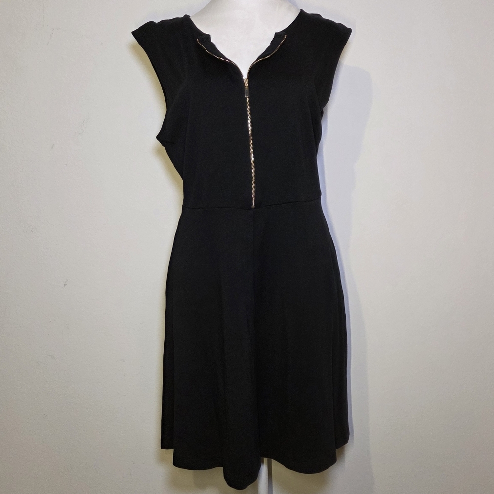 ⭐️⭐️ Elegant Black Sleeveless Dress - Picture 3 of 7